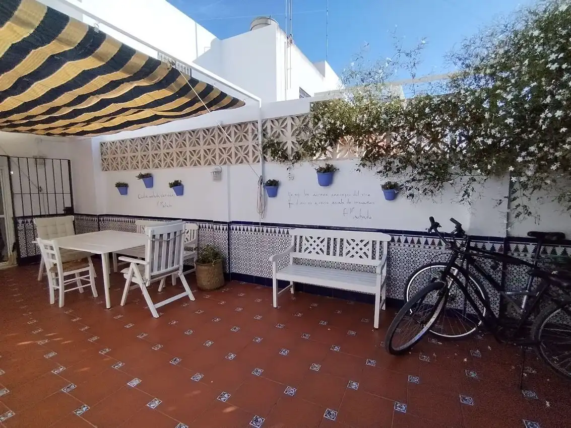 Terrassa de Casa adosada en venda en Chipiona amb Traster