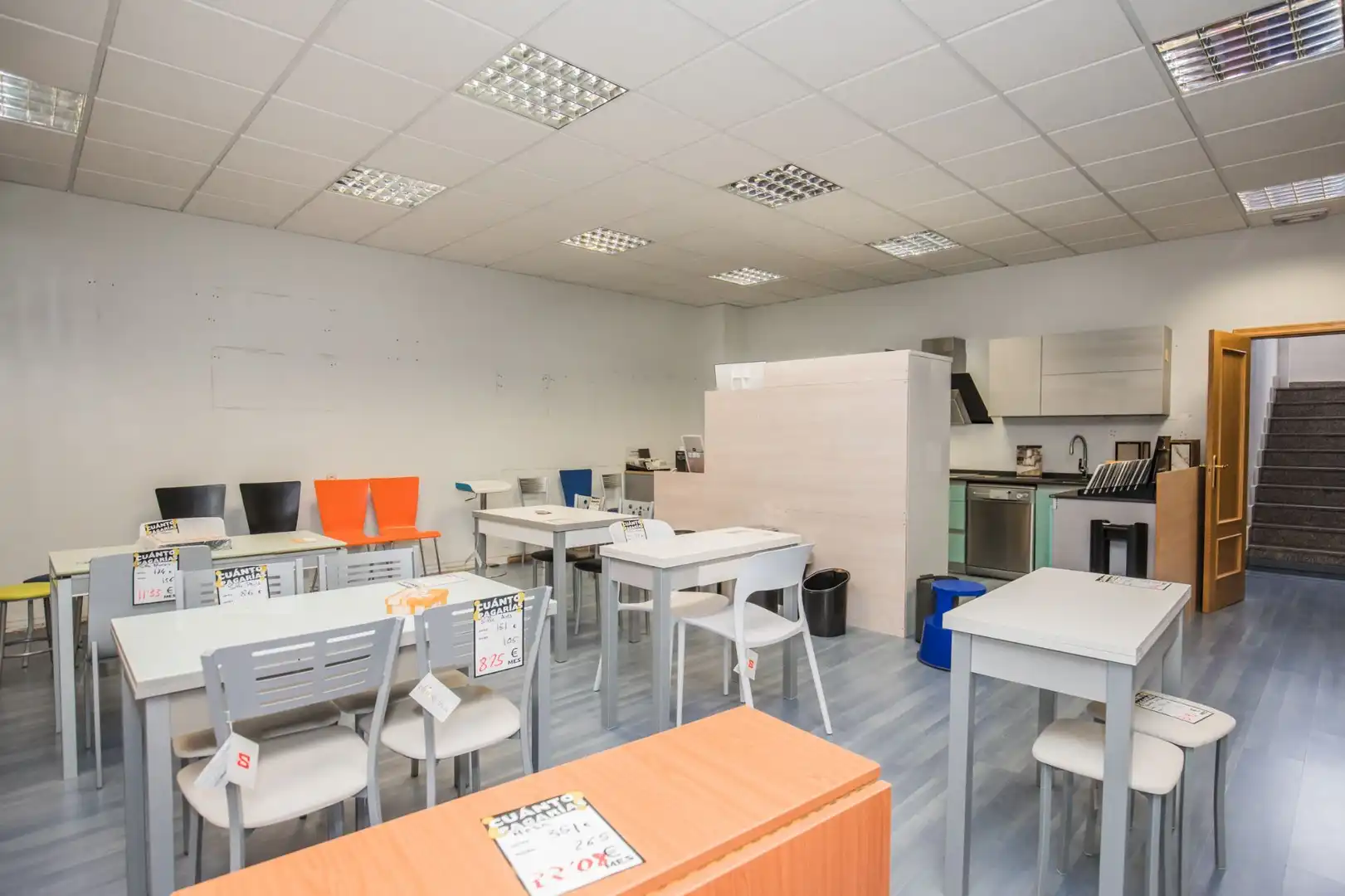 Geschaftsraum zur Miete in Ávila mit Klimaanlage und Terrasse