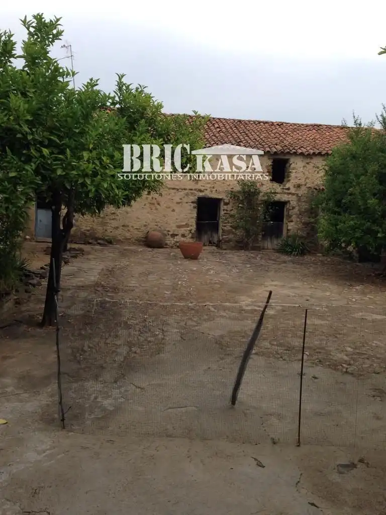 Houses for sale in Alcollarín  with Terrace, Storage room and Furnished