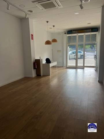 Local comercial en Alquiler en Carrer de Francisco de Vitòria en Can Boada