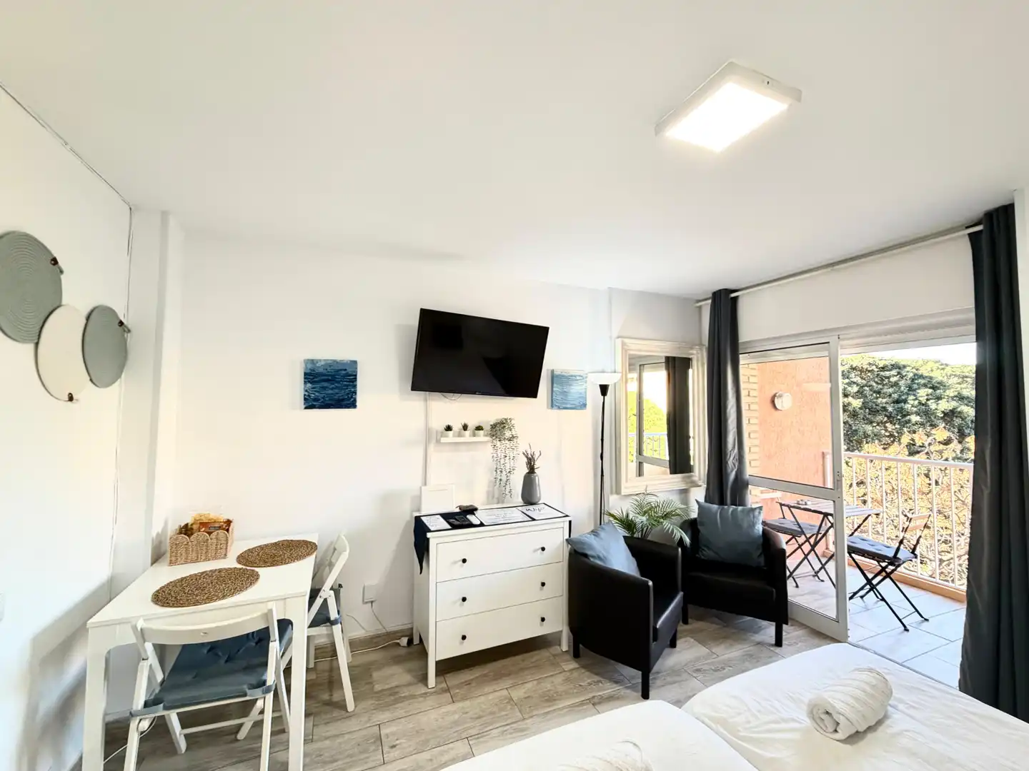 Schlafzimmer von Wohnung zur Miete in Benalmádena mit Klimaanlage, Terrasse und Möbliert