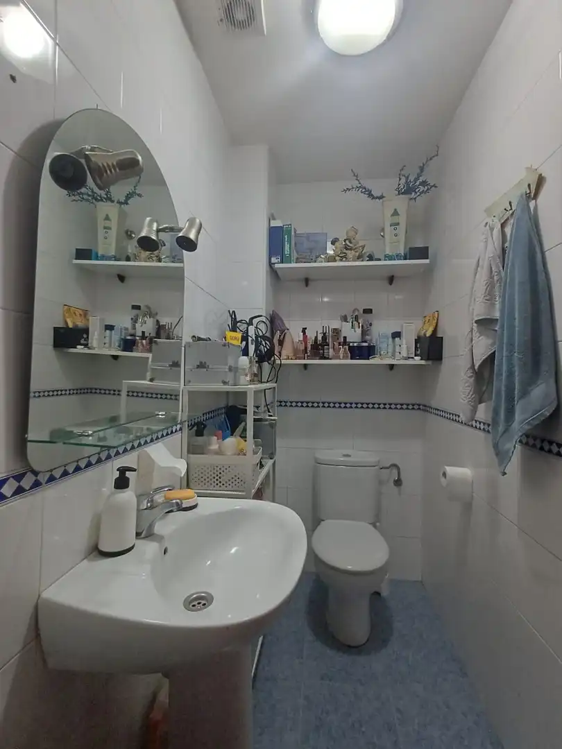 Badezimmer von Einfamilien-Reihenhaus zum Verkauf in Coria del Río