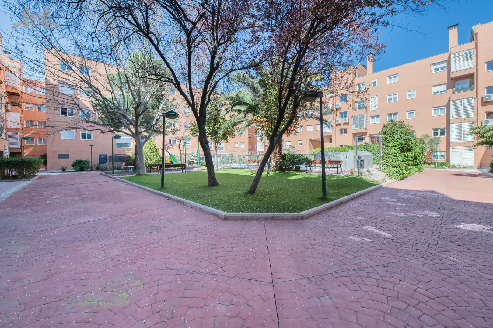 Vista exterior de Piso en venta en Madrid con Aire acondicionado, Calefacción y Jardín privado
