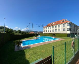 Piscina de Pis en venda en Vigo  amb Calefacció, Parquet i Piscina