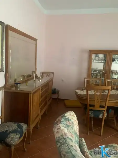 Dormitori de Casa o xalet en venda en Linares amb Terrassa i Balcó