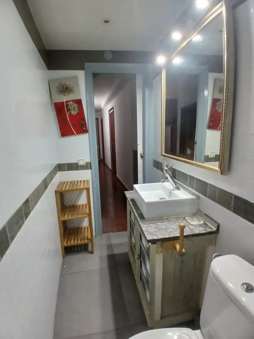Badezimmer von Wohnung zur Miete in Pineda de Mar mit Möbliert, Ofen und Balkon