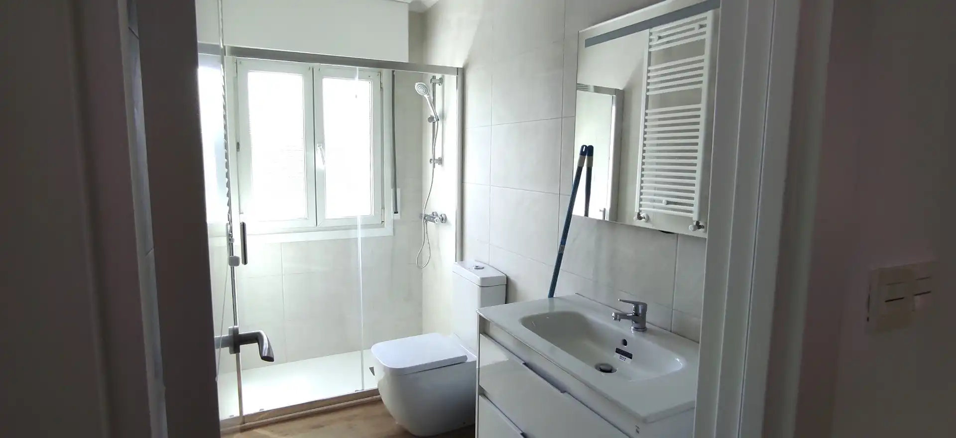 Badezimmer von Wohnung zur Miete in Valle de Trápaga-Trapagaran mit Heizung, Möbliert und Ofen
