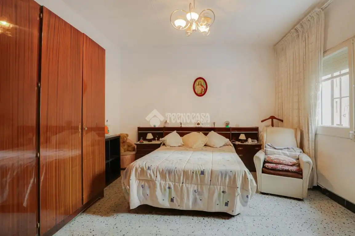 Habitación de Casa adosada en venta en Terrassa