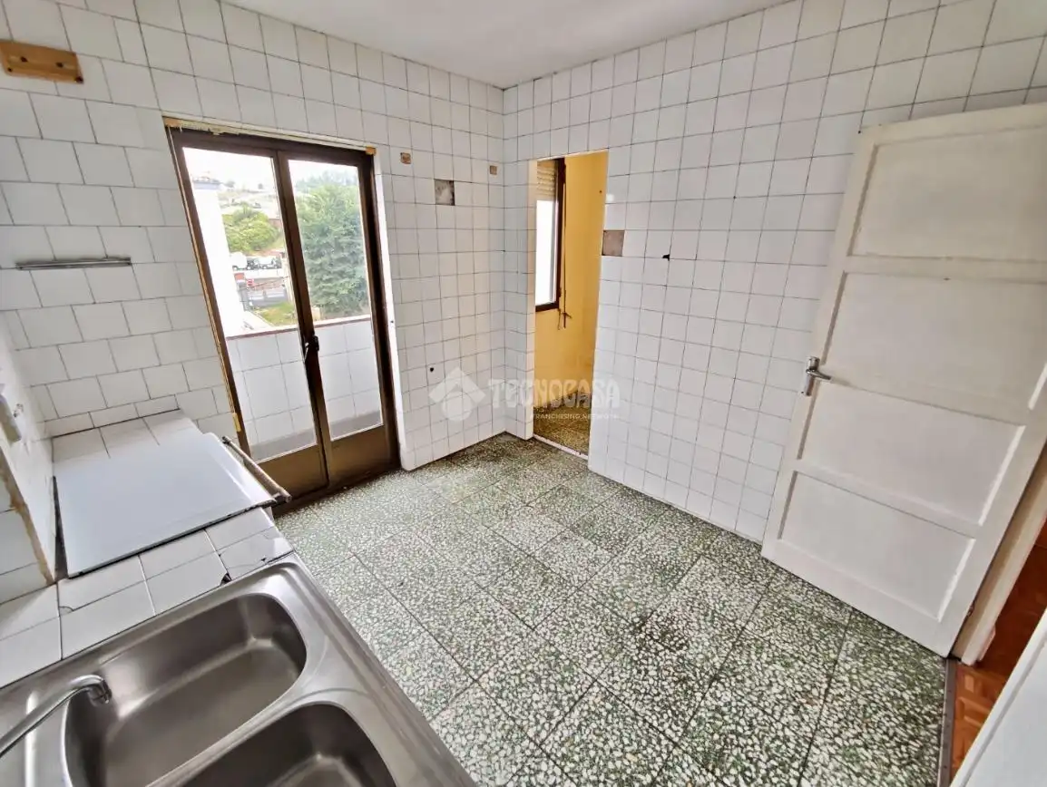 Cocina de Piso en venta en Santander con Trastero y Balcón