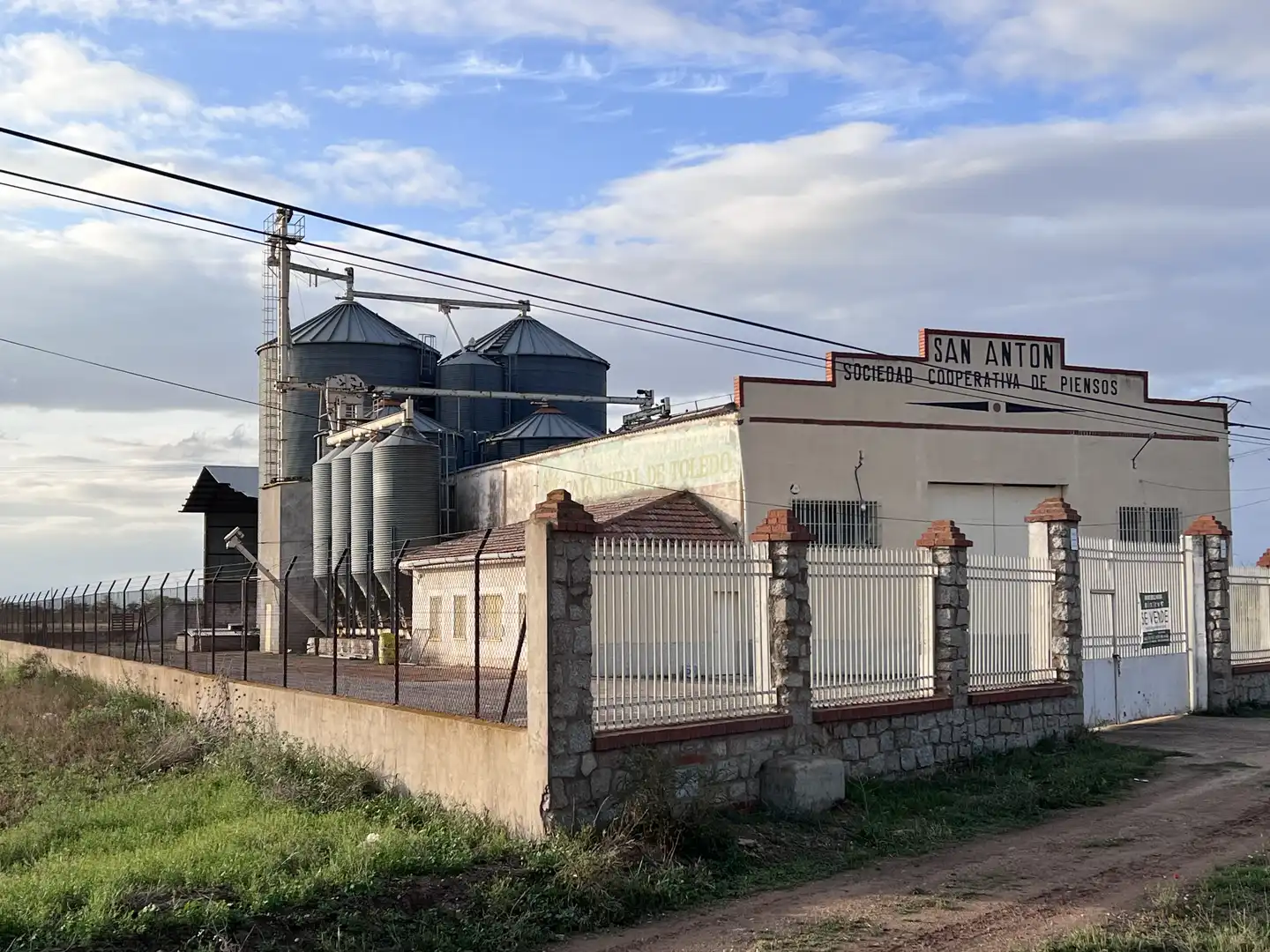 Exterior view of Industrial buildings for sale in Villafranca de los Caballeros