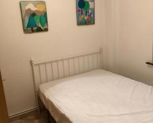 Dormitori de Apartament per a compartir en Salamanca Capital amb Balcó