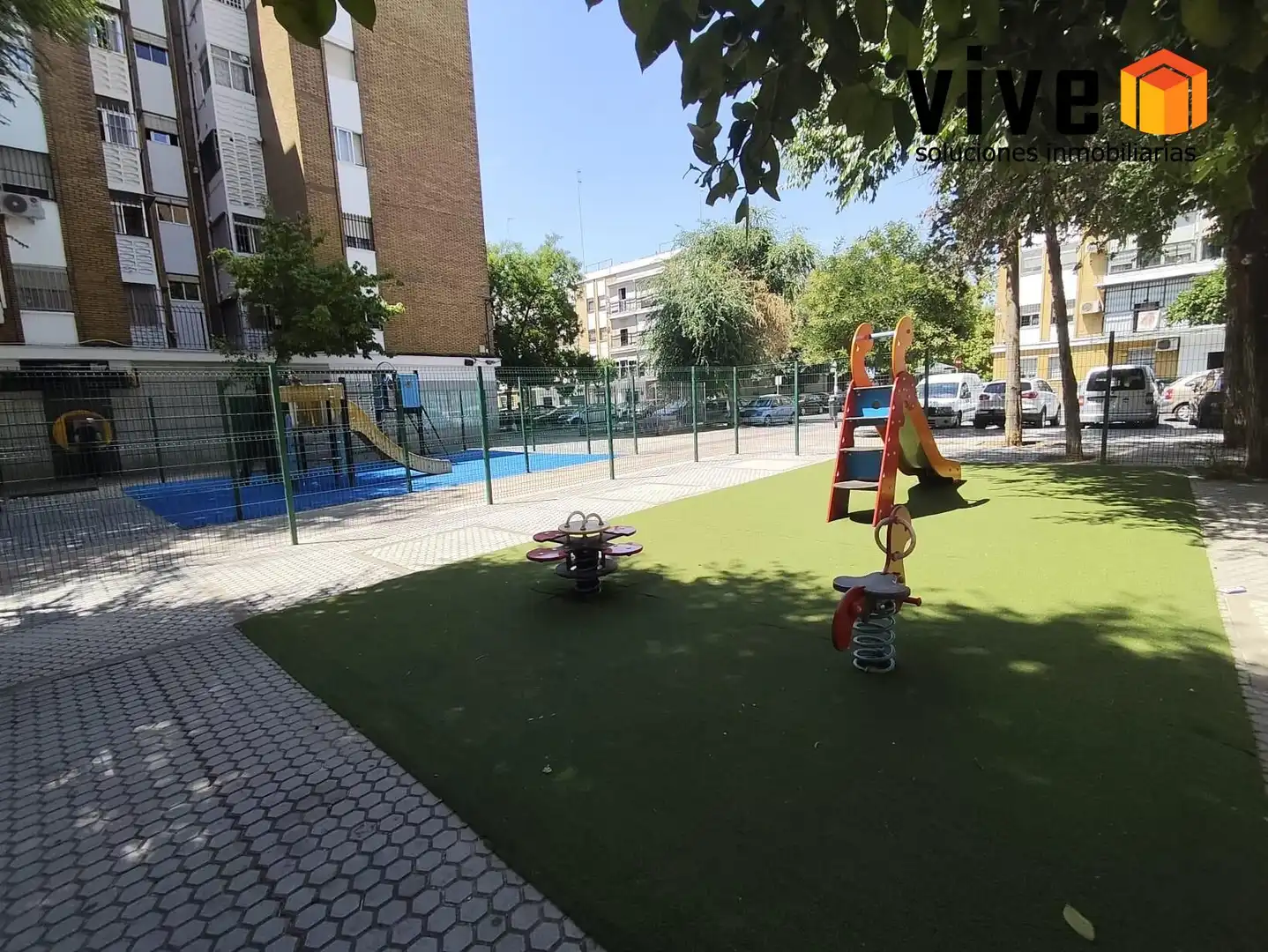 Parking de Piso en venta en Sevilla con Aire acondicionado y Terraza