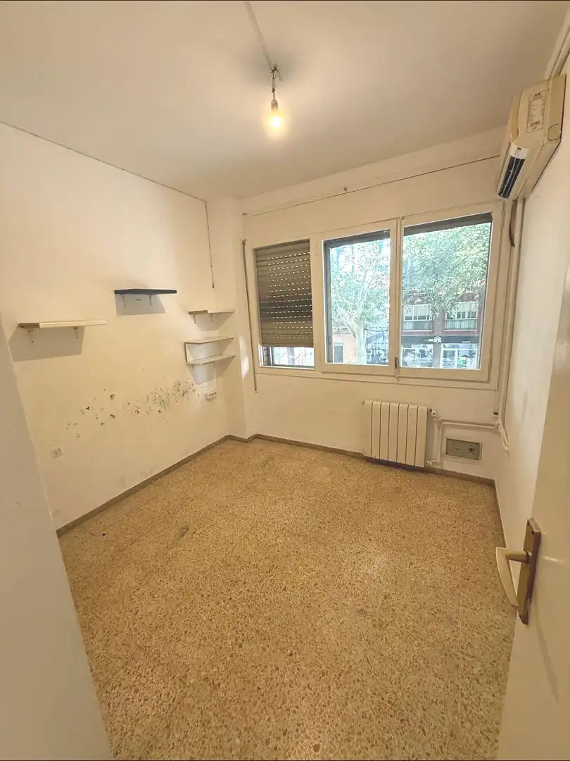 Dormitori de Planta baixa en venda en Barcelona amb Aire condicionat, Traster i Balcó