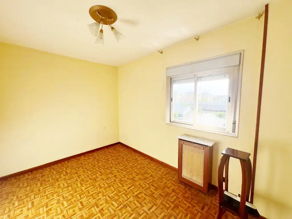 Habitación de Piso en venta en Madrid con Calefacción, Parquet y Terraza