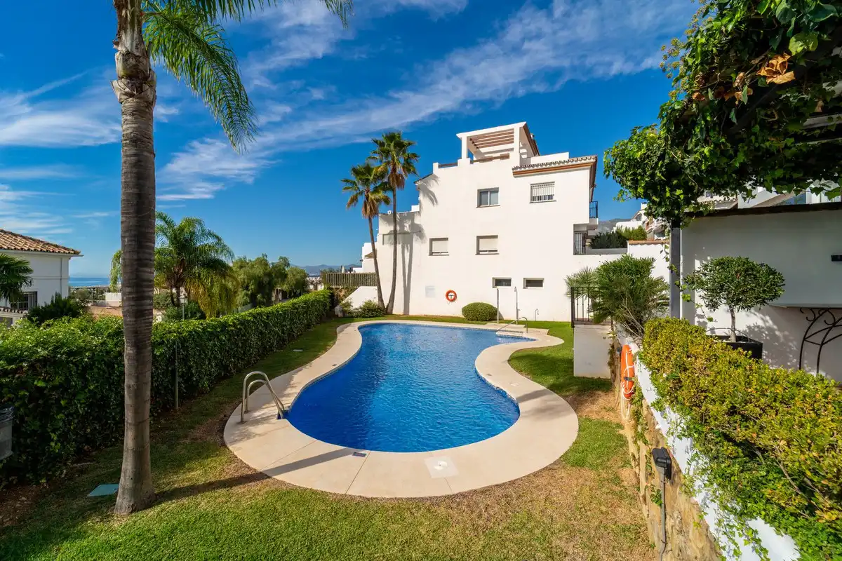 Casa con piscina en venta en Milla de Oro, imagen 2