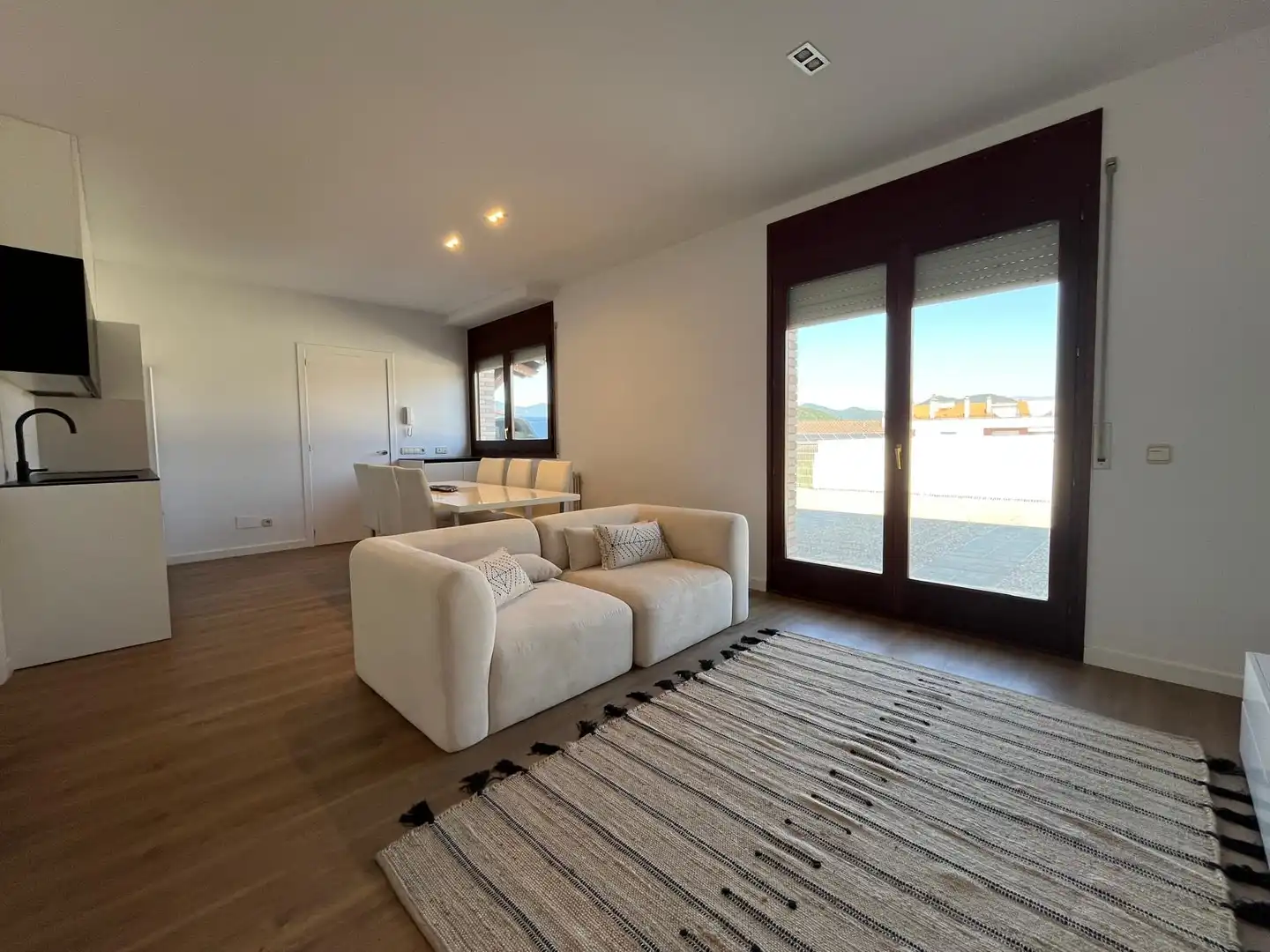 Sala de estar de Casa o chalet en venta en Olot con Aire acondicionado, Calefacción y Jardín privado