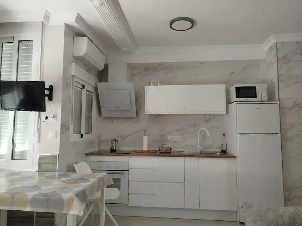 Cocina de Apartamento de alquiler en Torremolinos con Aire acondicionado, Amueblado y Piscina comunitaria