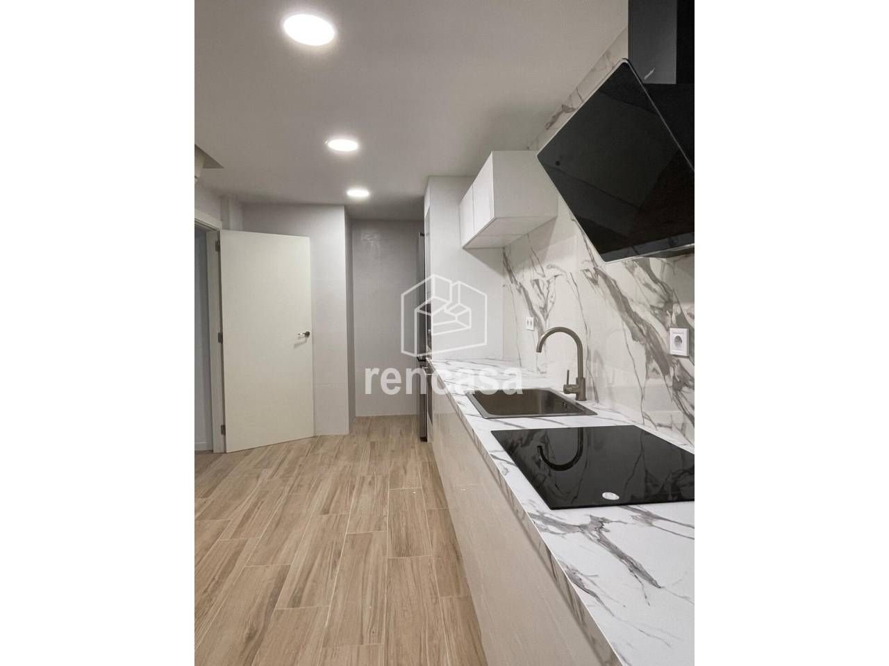 Kitchen of Flat for sale in  Lleida Capital  with Heating, Parquet flooring and Balcony