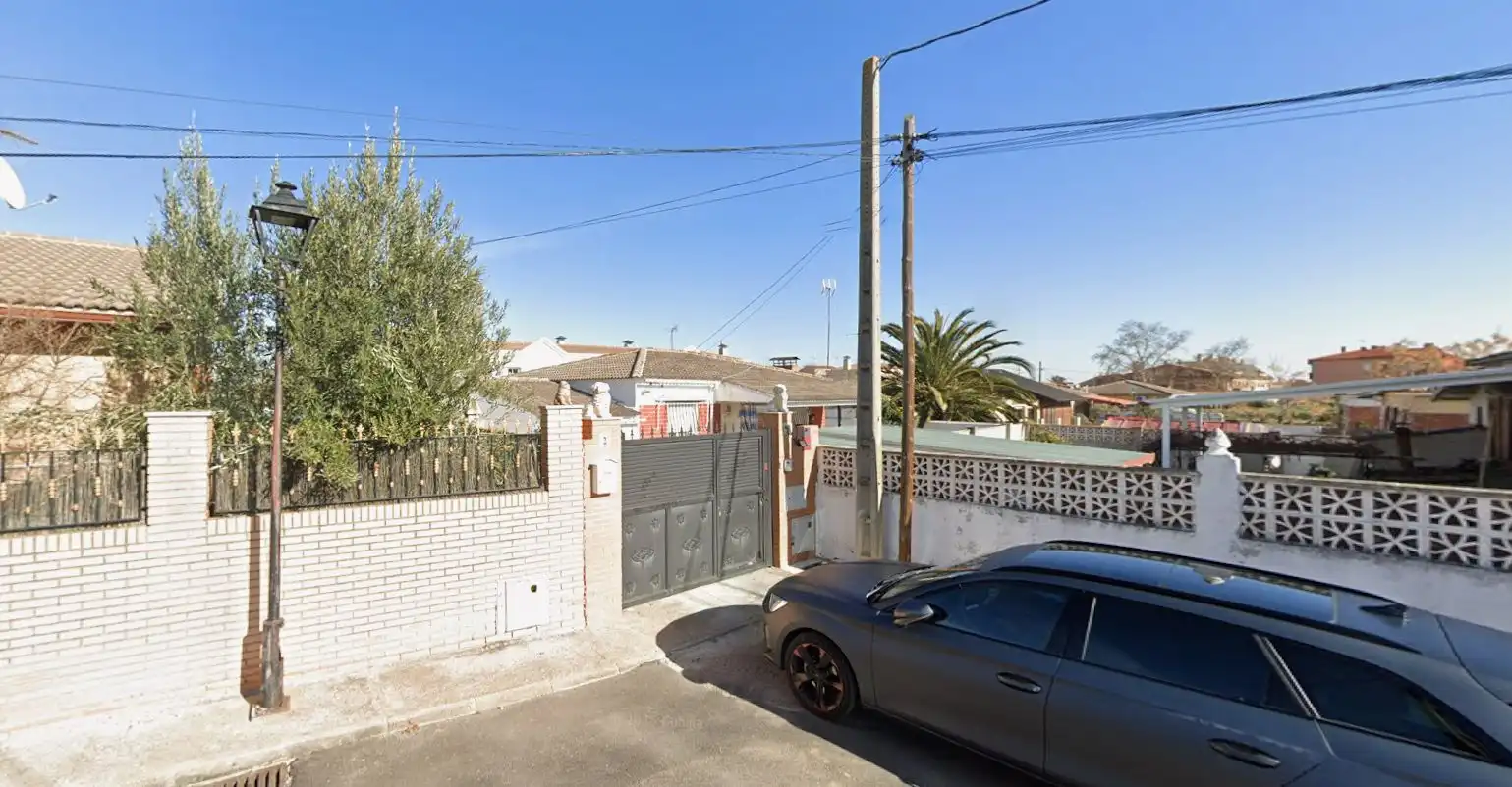 Vista exterior de Piso en venta en El Álamo