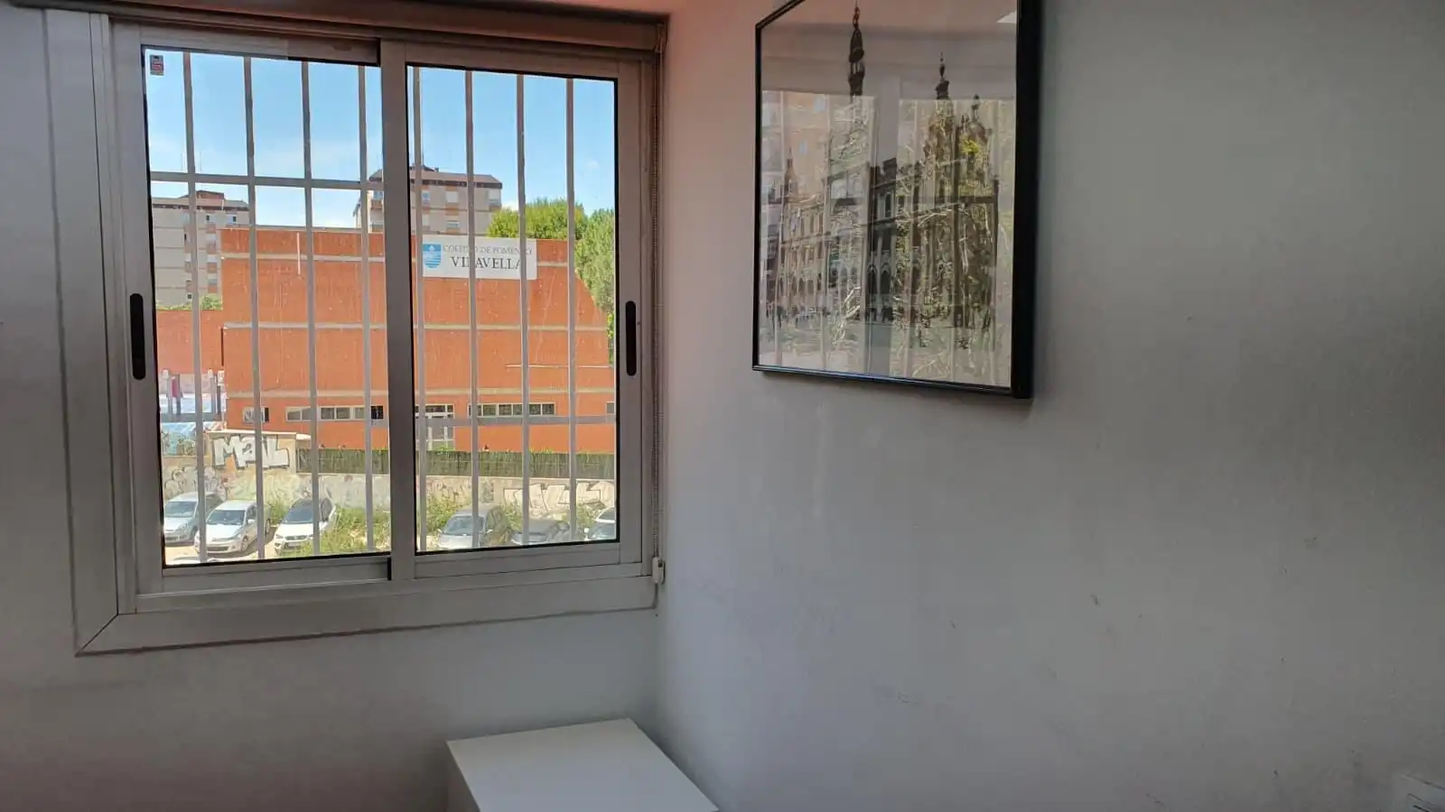 Local de lloguer a Avenida de Pío XII, Barrio de Campanar