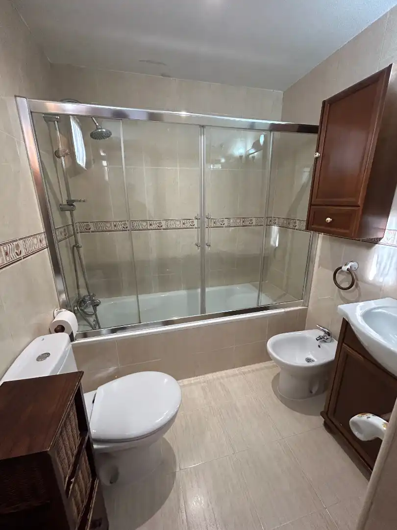 Baño de Casa o chalet de alquiler en Corpa con Aire acondicionado, Calefacción y Trastero