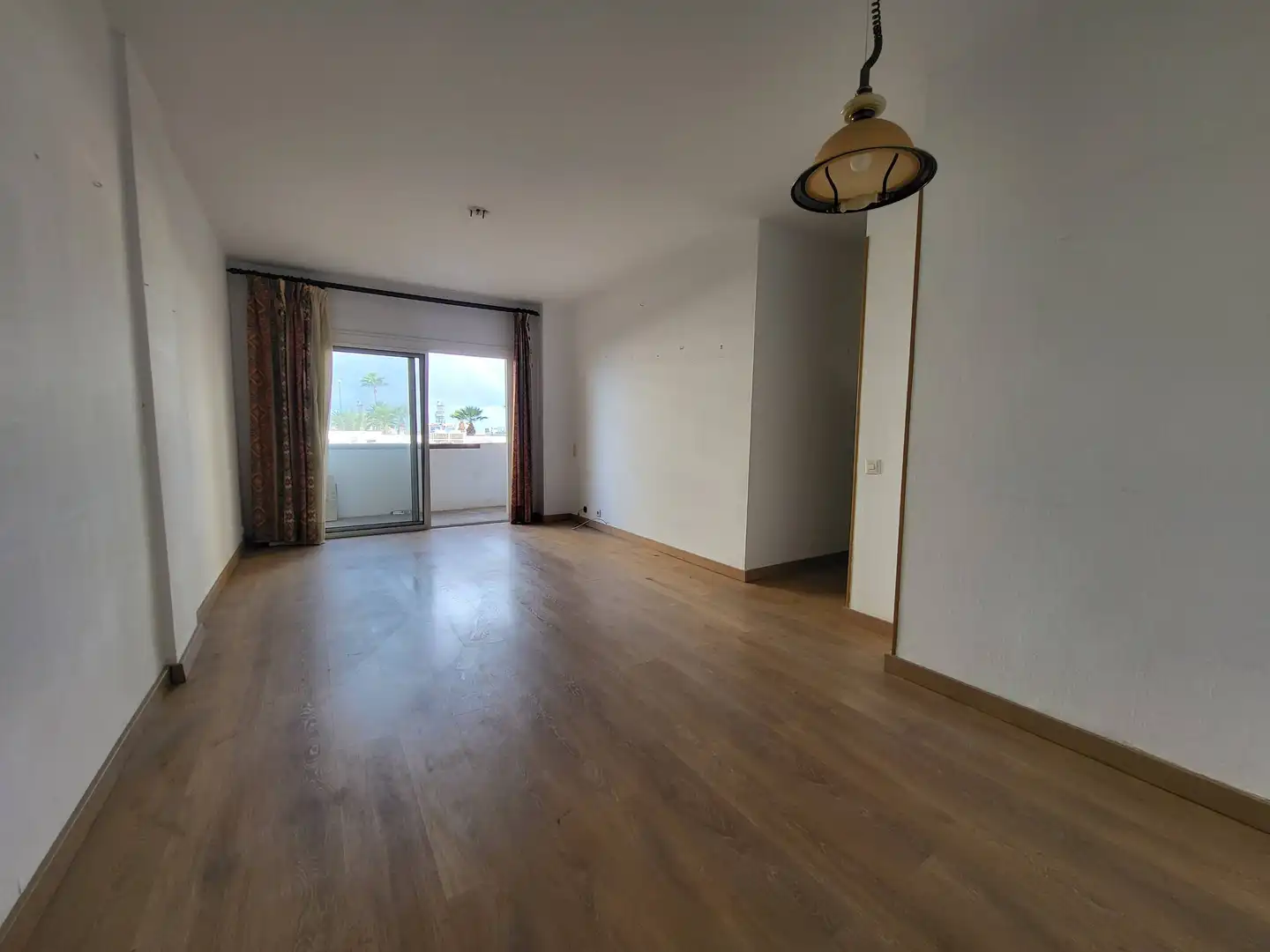 Sala de estar de Piso en venta en Las Palmas de Gran Canaria con Balcón