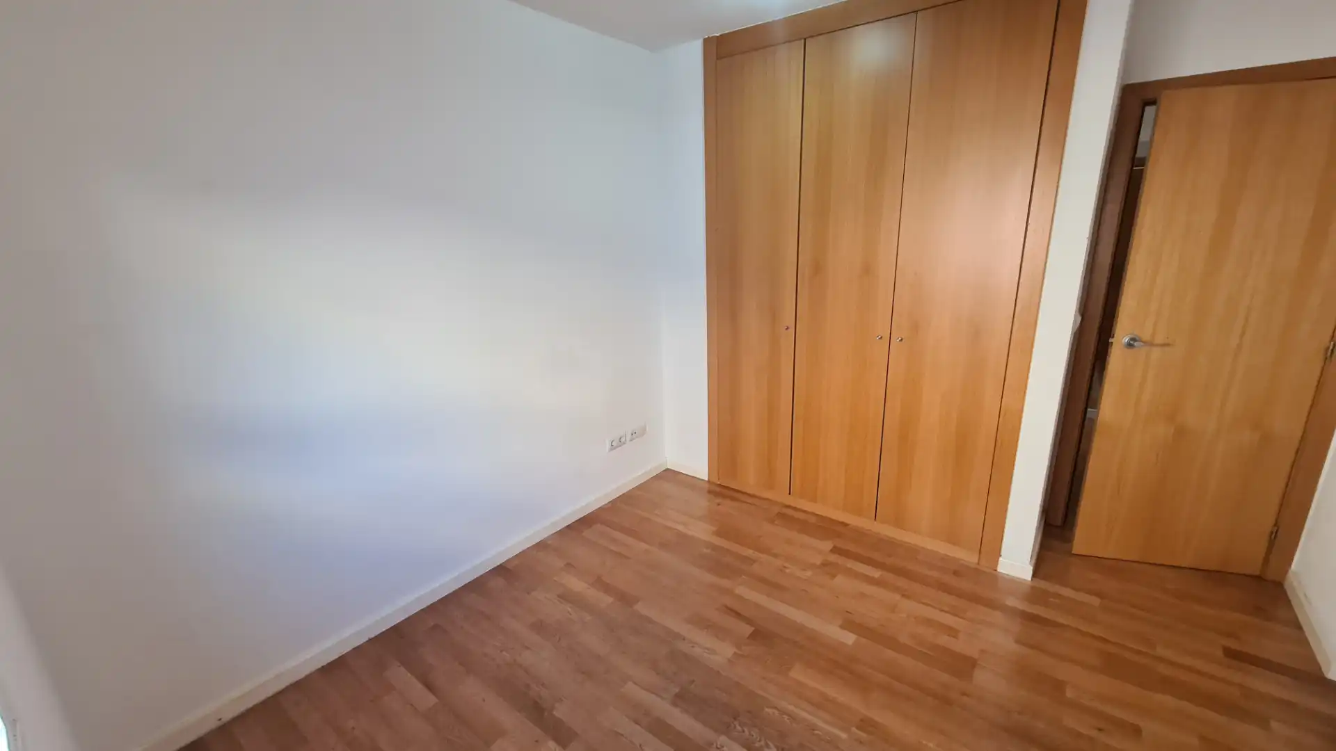Habitación de Casa adosada de alquiler en Ensanche