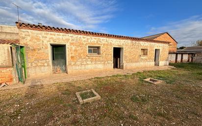 Exterior view of Country house for sale in Sariñena