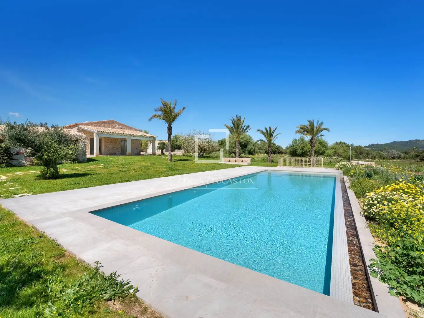 Piscina de Finca rústica en venta en Capdepera con Aire acondicionado, Calefacción y Jardín privado