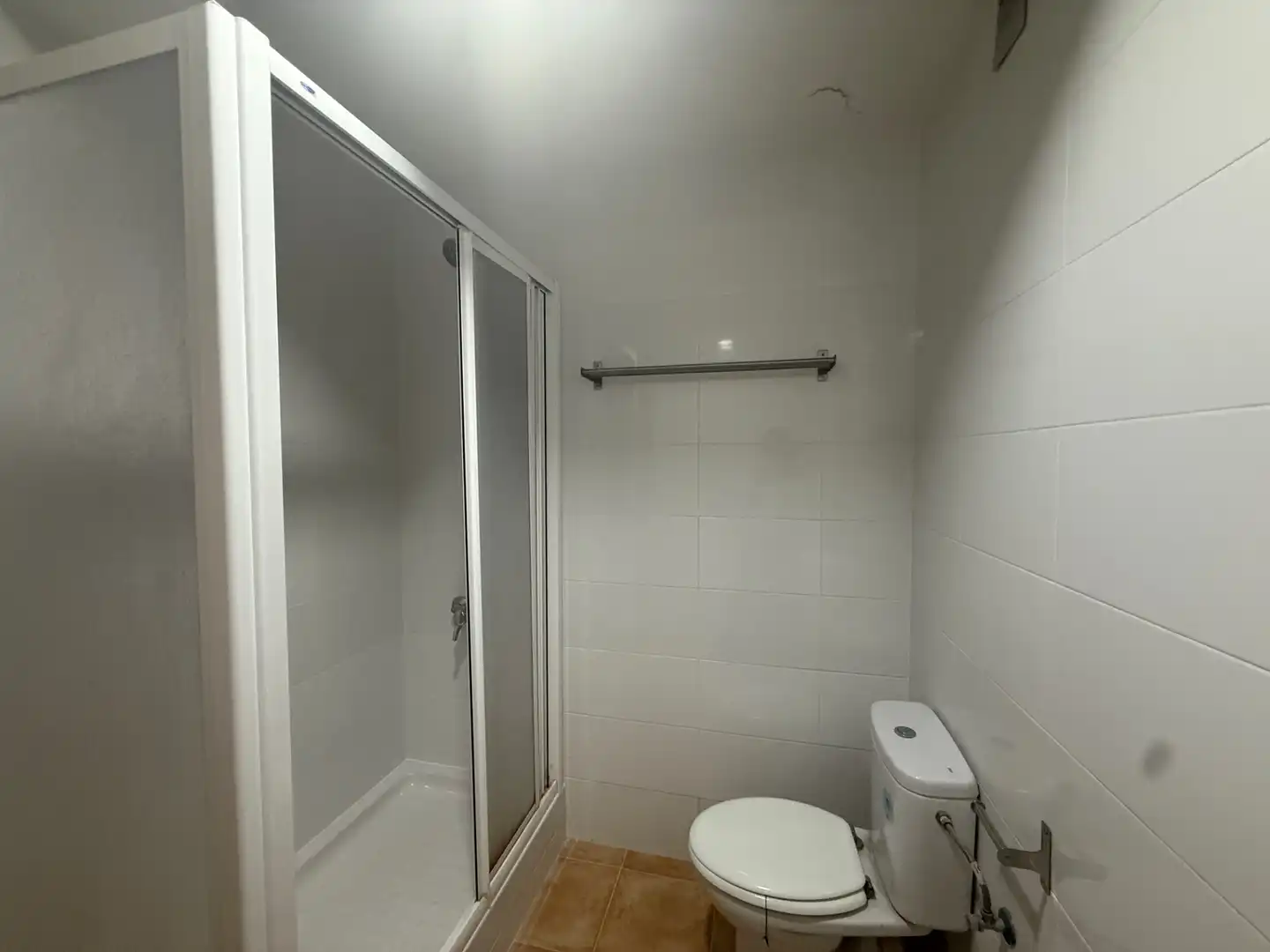 Bathroom of Flat for sale in Madrid  with Heating, Oven and Washing machine
