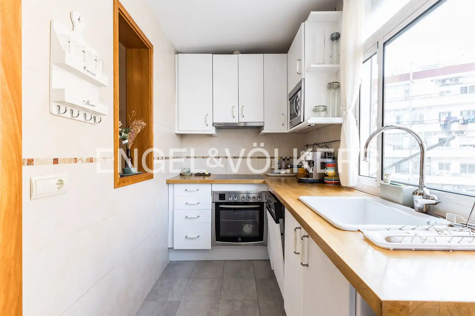 Kitchen of Flat for sale in Barcelona  with Heating, Parquet flooring and Balcony