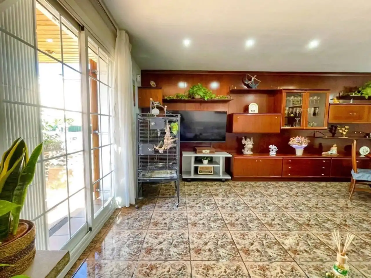 Sala d'estar de Casa adosada en venda en Serraparera