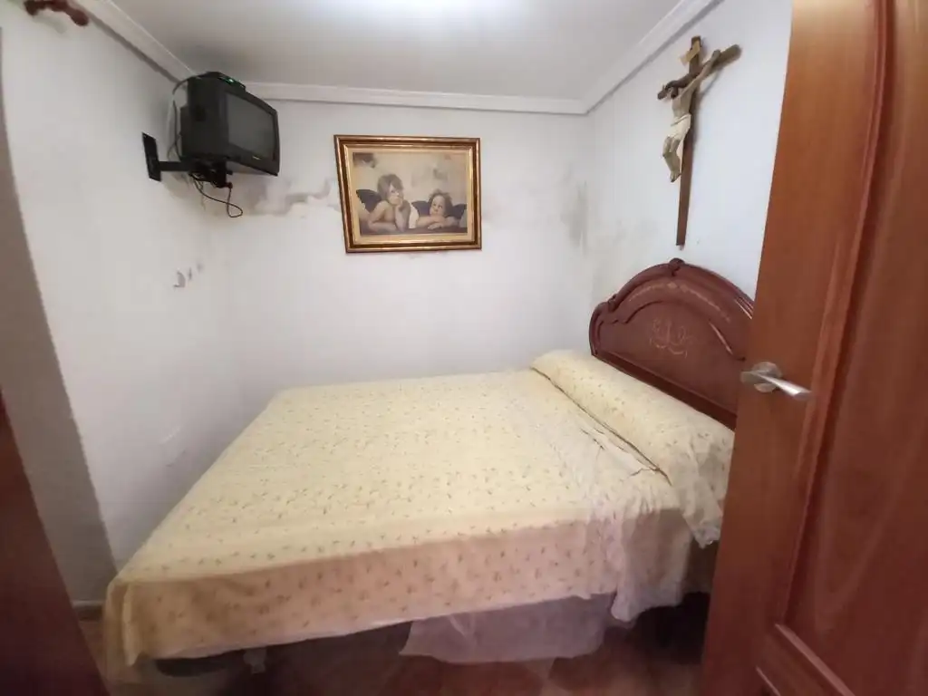 Schlafzimmer von Einfamilien-Reihenhaus zum Verkauf in Martos mit Terrasse und Möbliert