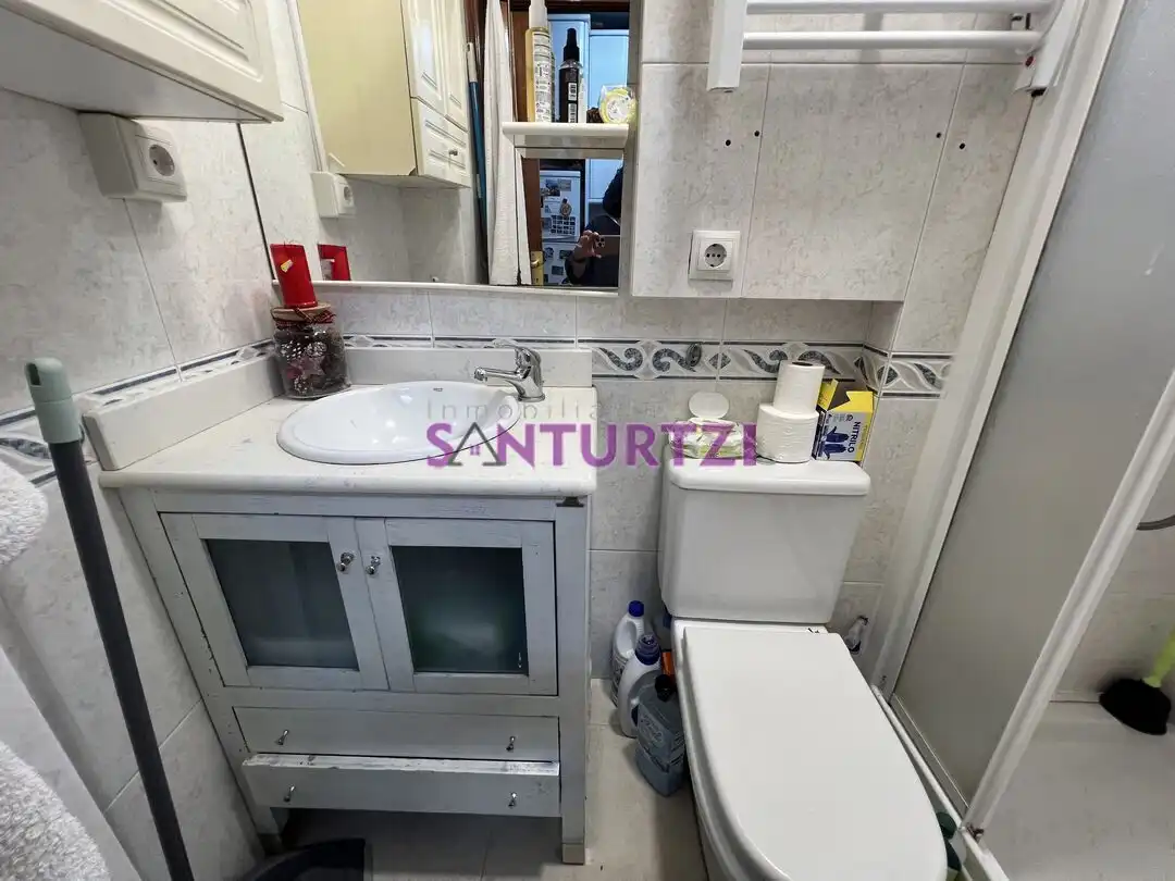Bathroom of Flat for sale in Santurtzi   with Heating