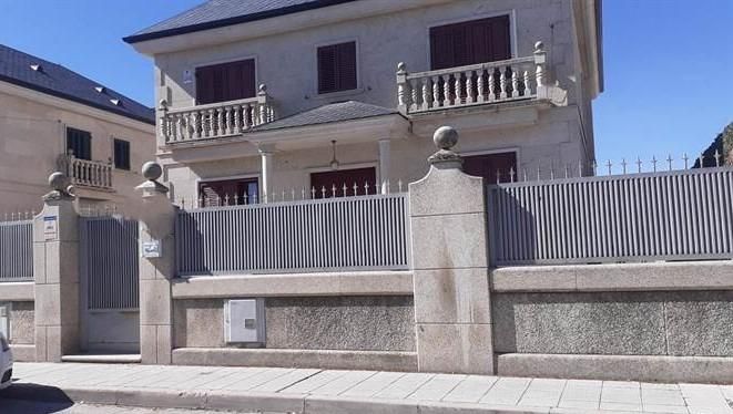 Exterior view of Single-family semi-detached for sale in Collado Villalba
