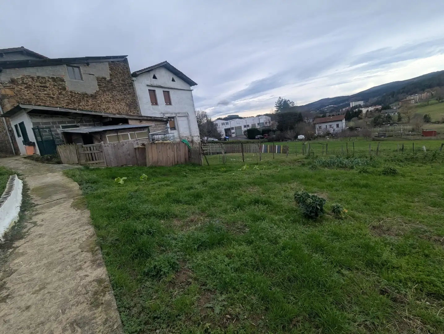 Casa adosada en venda en Bedia amb Calefacció, Jardí privat i Traster