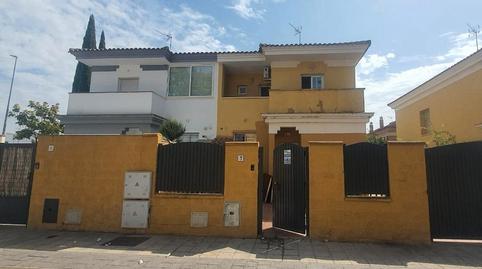 Foto 2 de Casa adosada en venda a Calle Bollullos de la Mitación, 3, Palomares del Río, Sevilla