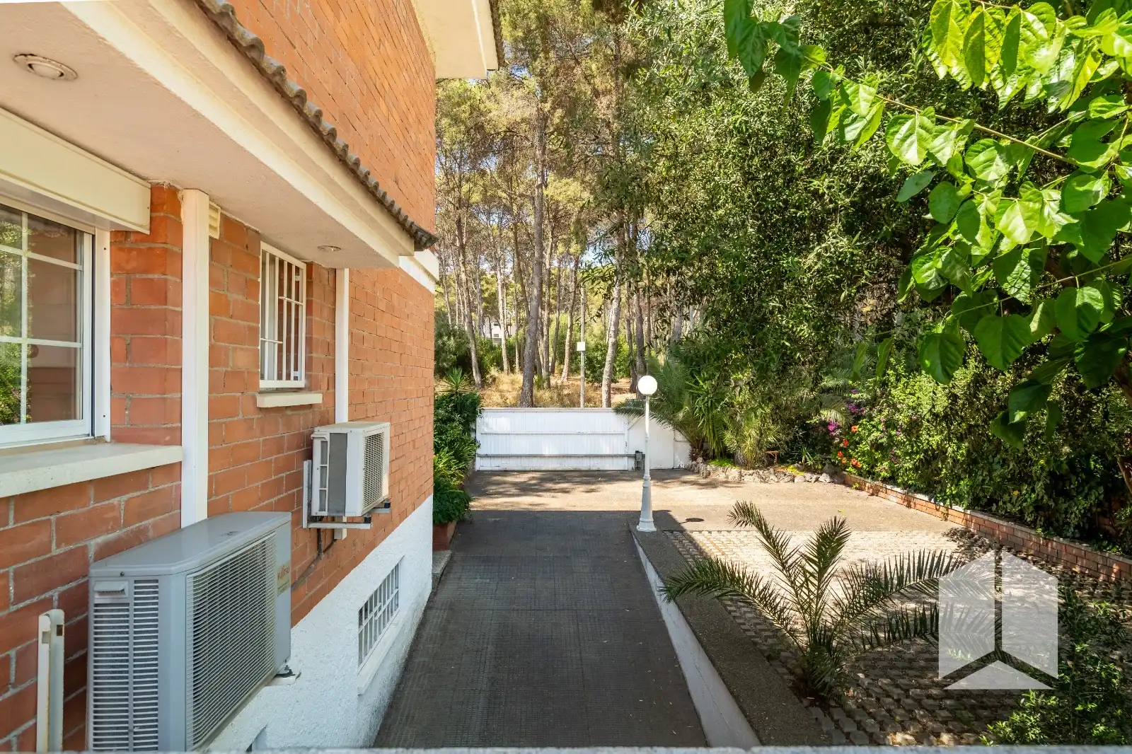 Jardí de Casa o xalet en venda en Castelldefels amb Terrassa, Piscina i Balcó