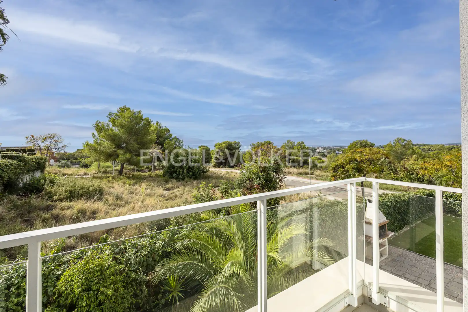 Vista exterior de Casa o chalet en venta en Vilanova i la Geltrú con Aire acondicionado, Calefacción y Jardín privado