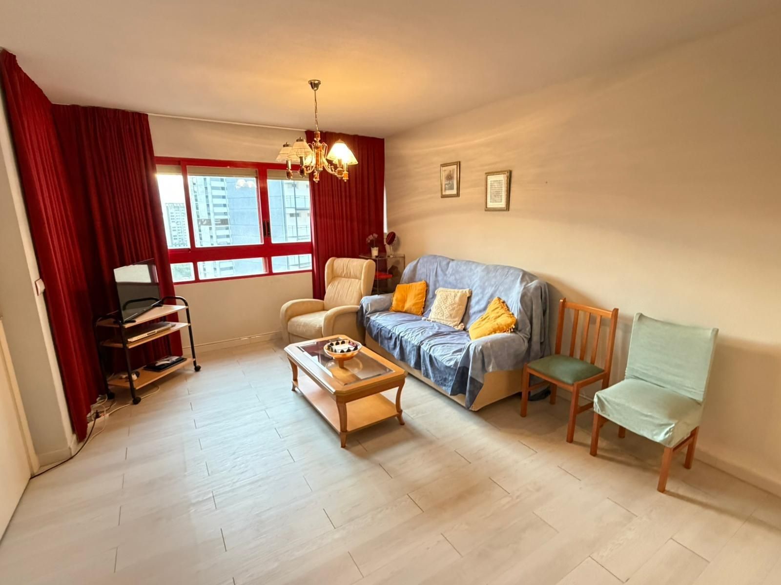 Sala de estar de Apartamento en venta en Benidorm con Jardín privado, Terraza y Piscina comunitaria