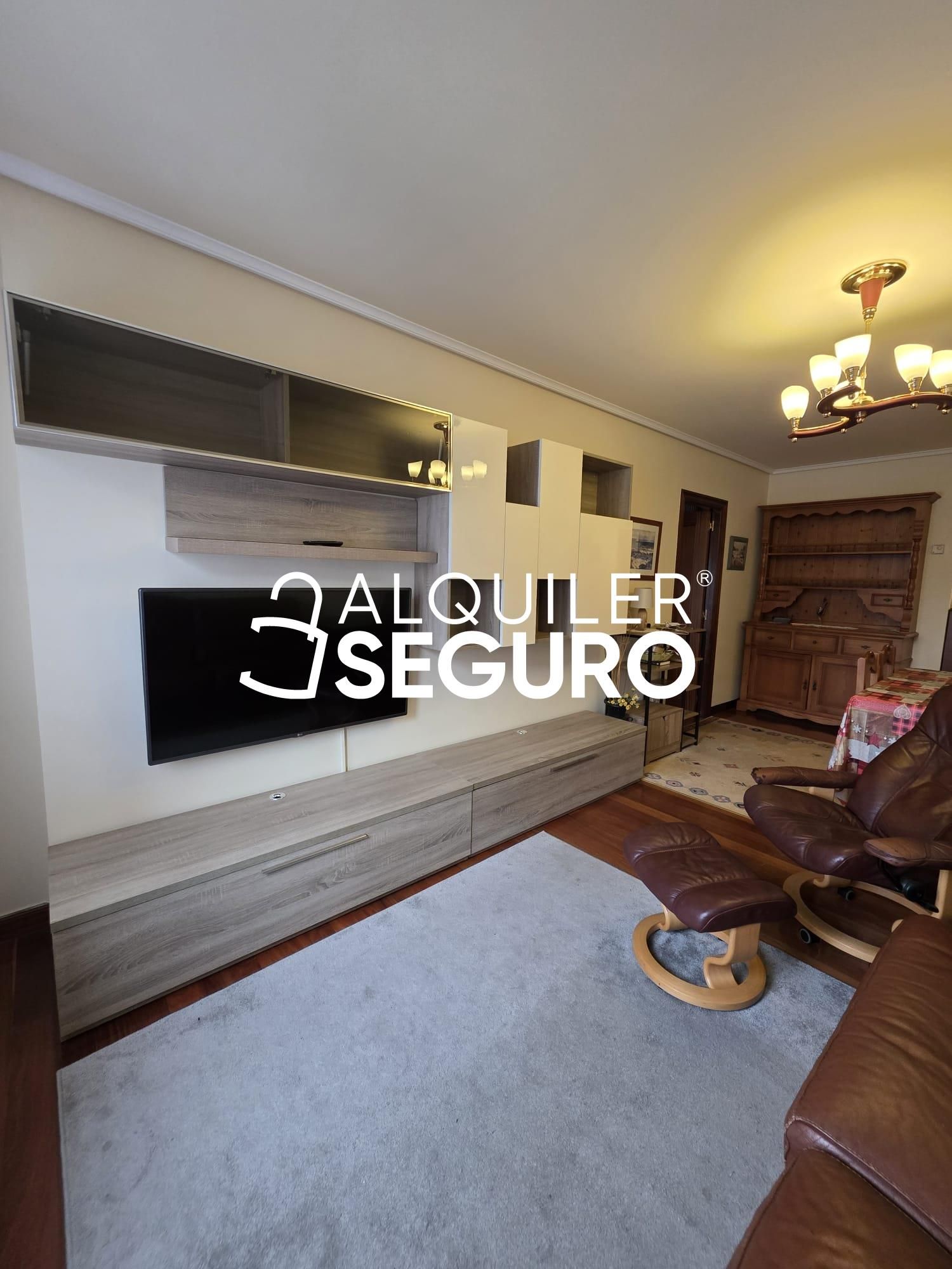 Sala d'estar de Pis de lloguer en Castro-Urdiales amb Calefacció, Terrassa i Traster