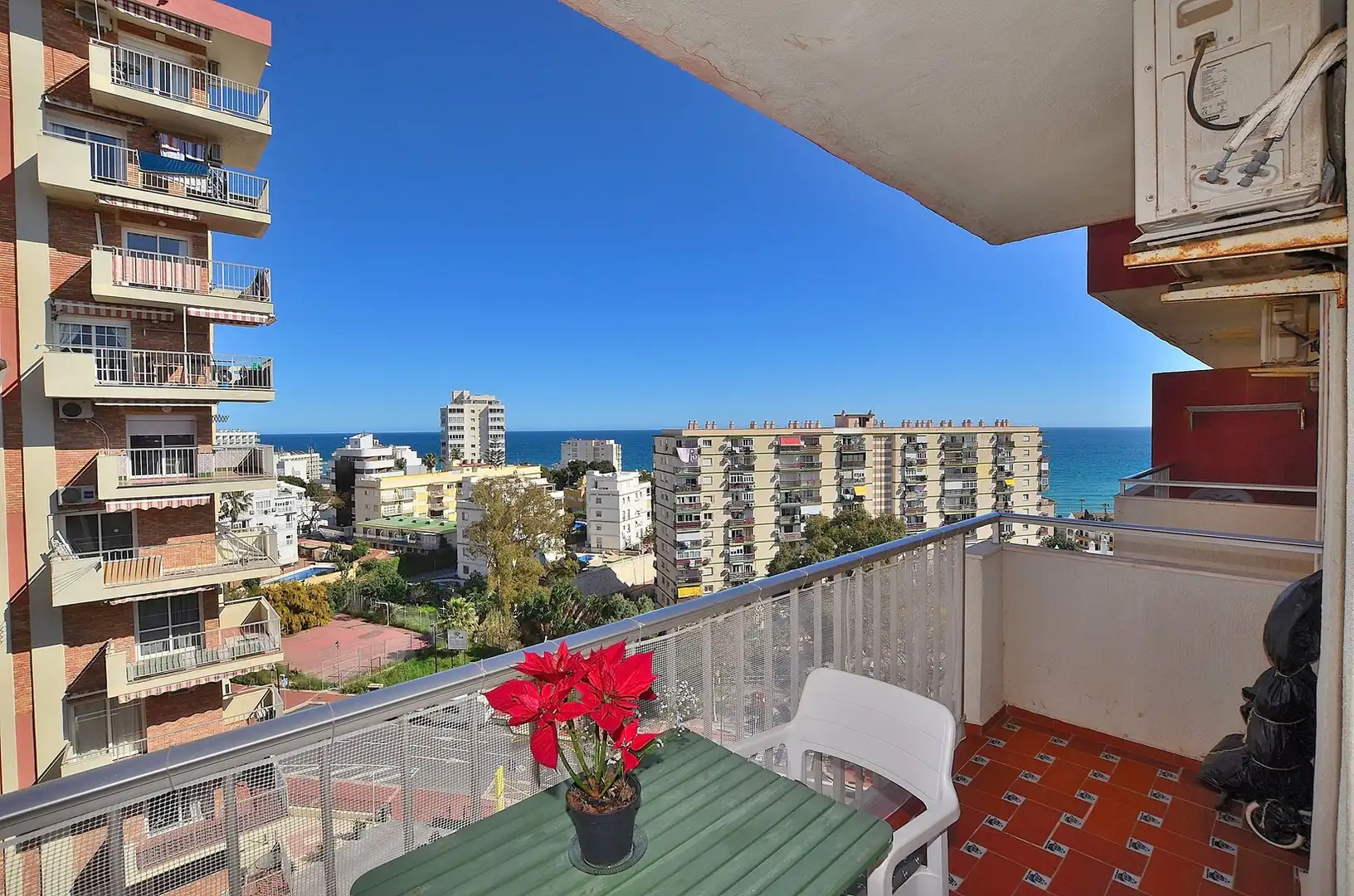 Habitación de Apartamento en venta en Benalmádena con Aire acondicionado, Terraza y Amueblado