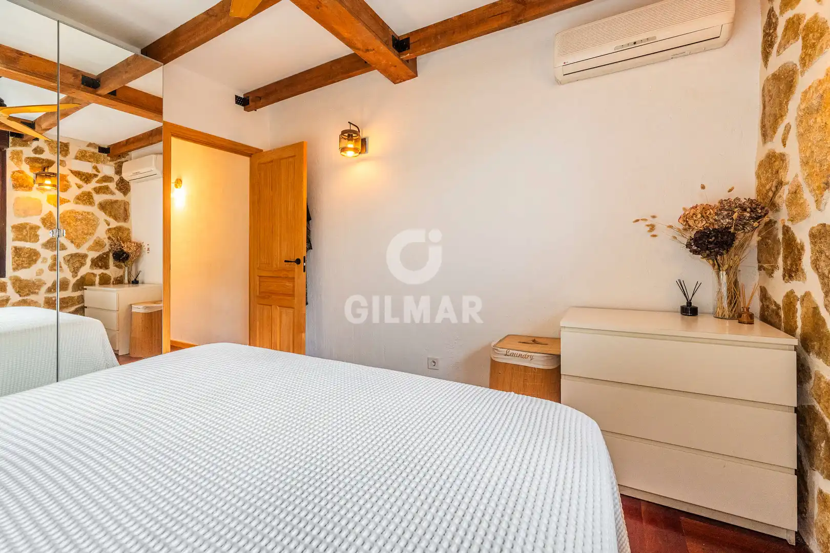 Habitación de Ático en venta en Madrid con Calefacción, Piscina y Balcón