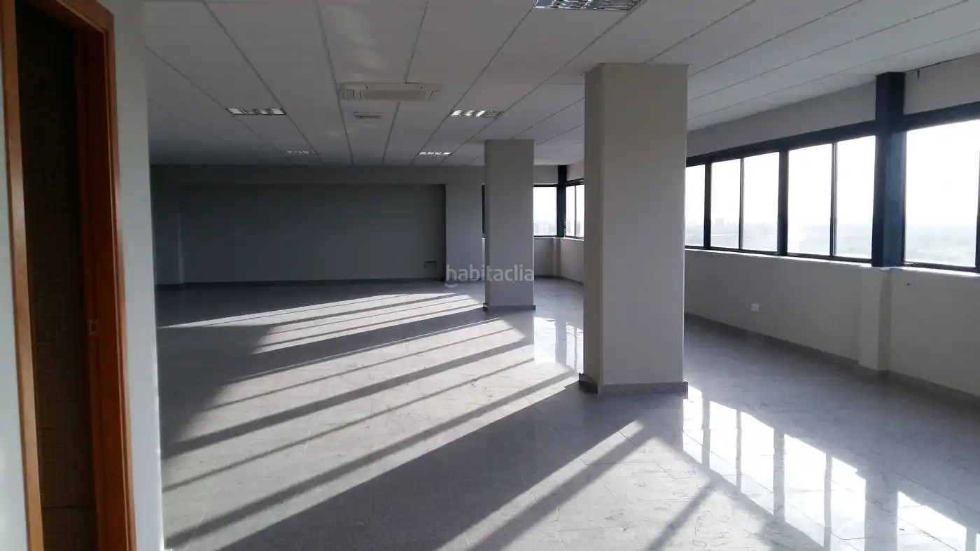 Office space with lift to rent in Camino Masía Conde 3