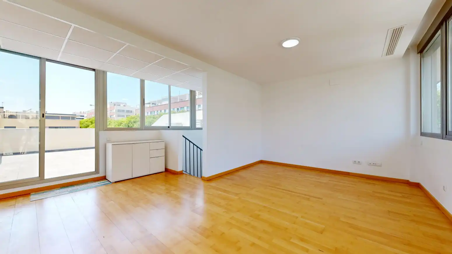Sala d'estar de Casa adosada en venda en Torrent amb Aire condicionat, Calefacció i Parquet