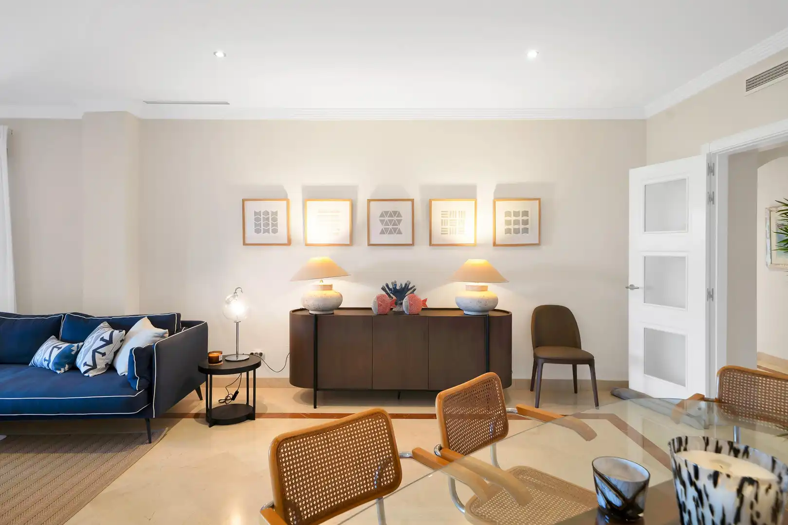 Sala d'estar de Apartament en venda en Marbella amb Aire condicionat, Calefacció i Jardí privat