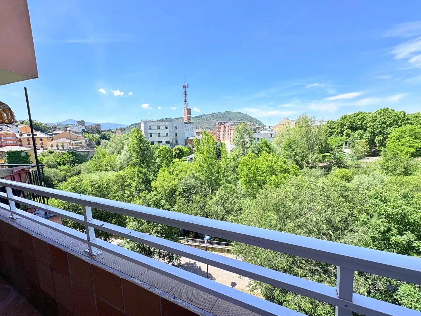 Außenansicht von Wohnung zum Verkauf in Ponferrada mit Terrasse und Möbliert