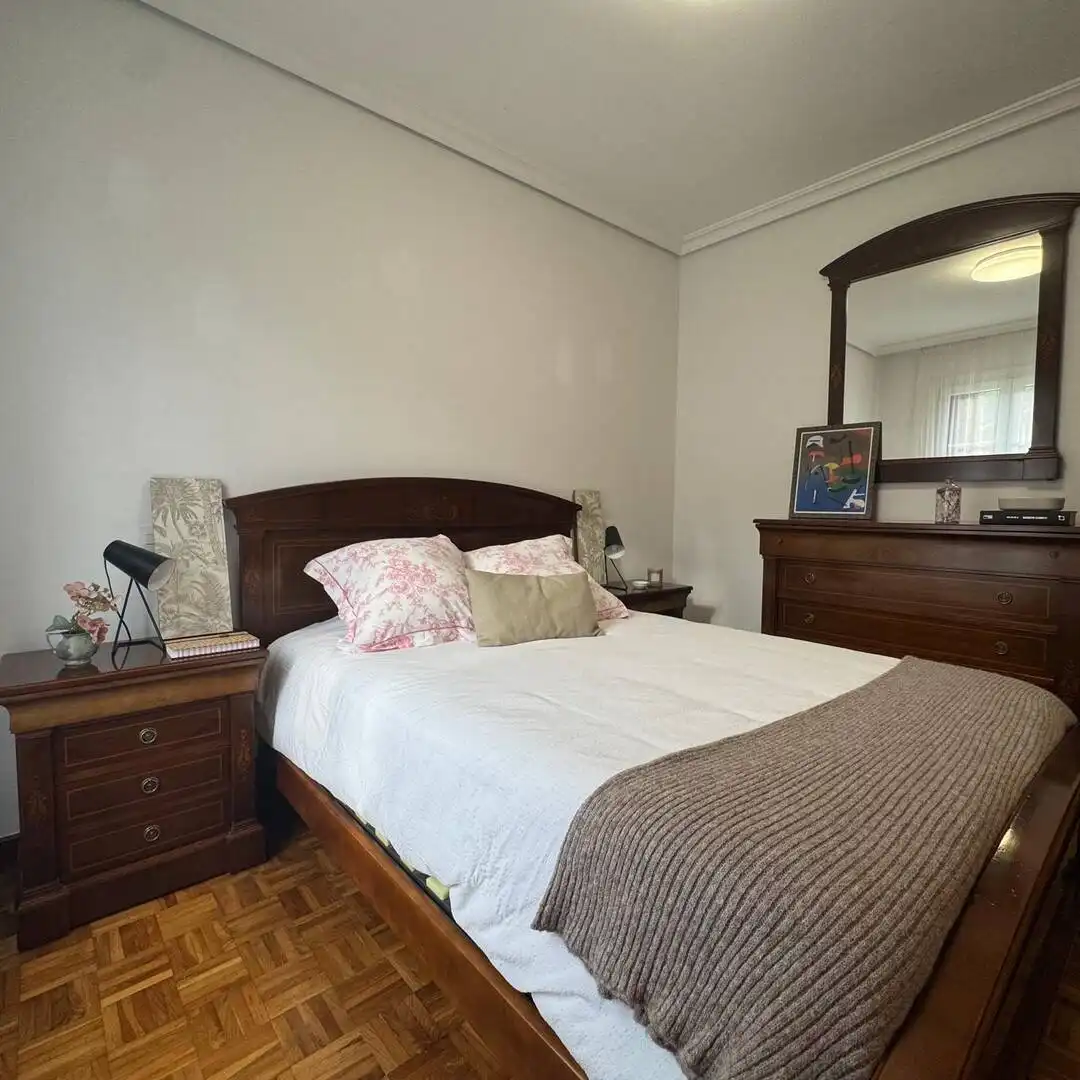Habitación de Piso en venta en Irura con Calefacción y Amueblado