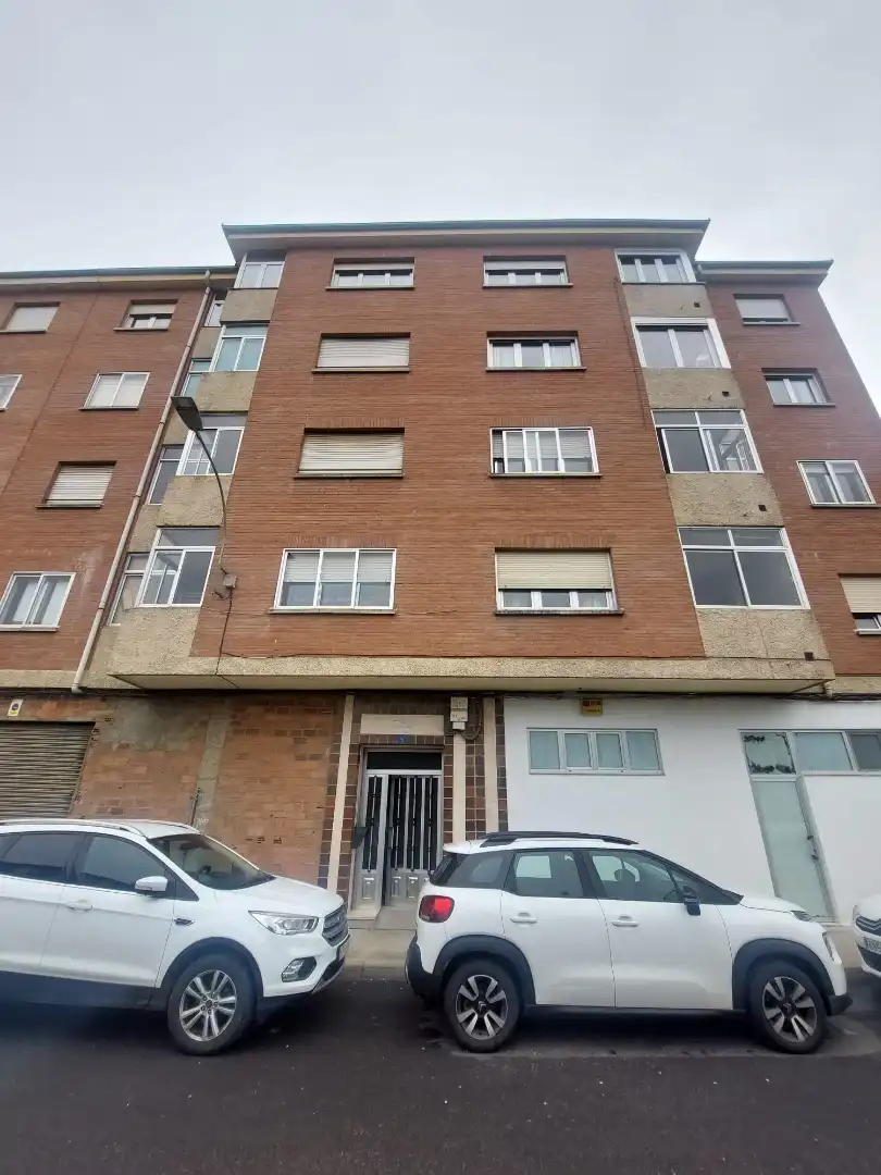 Vista exterior de Piso en venta en Cistierna
