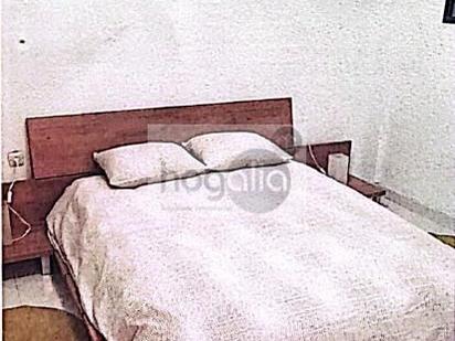 Dormitori de Pis de lloguer en  Sevilla Capital amb Aire condicionat, Terrassa i Moblat